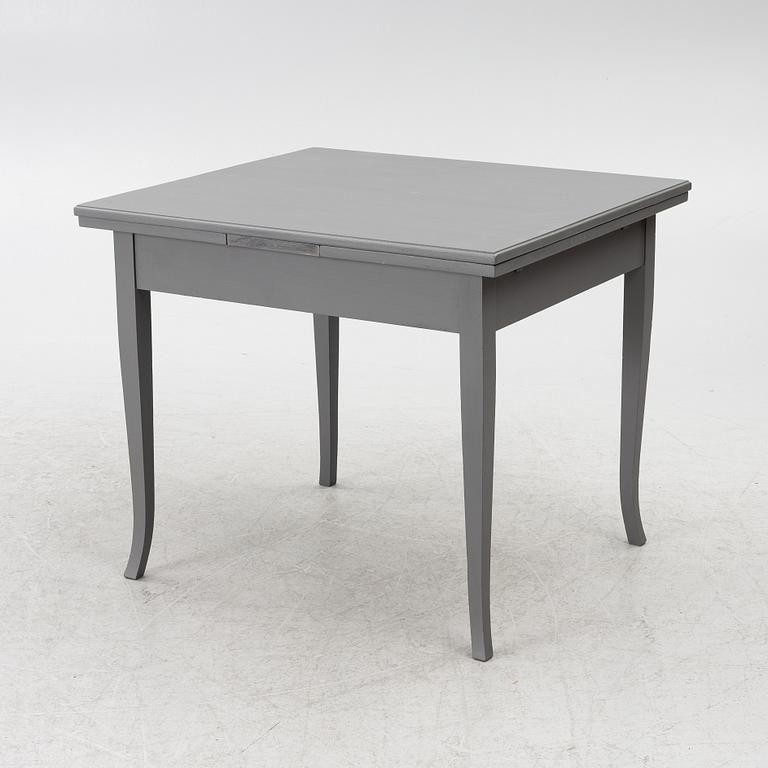 Dining table, 20th century.