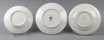 TALLRIKAR, 3 st, porslin, bl a Wien. 1800-1900-tal.
