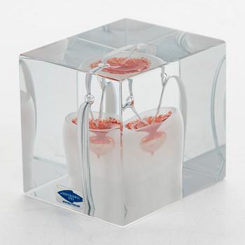 Oiva Toikka, annual glass cube, signed Oiva Toikka, Nuutajärvi 1985, 88/2000.
