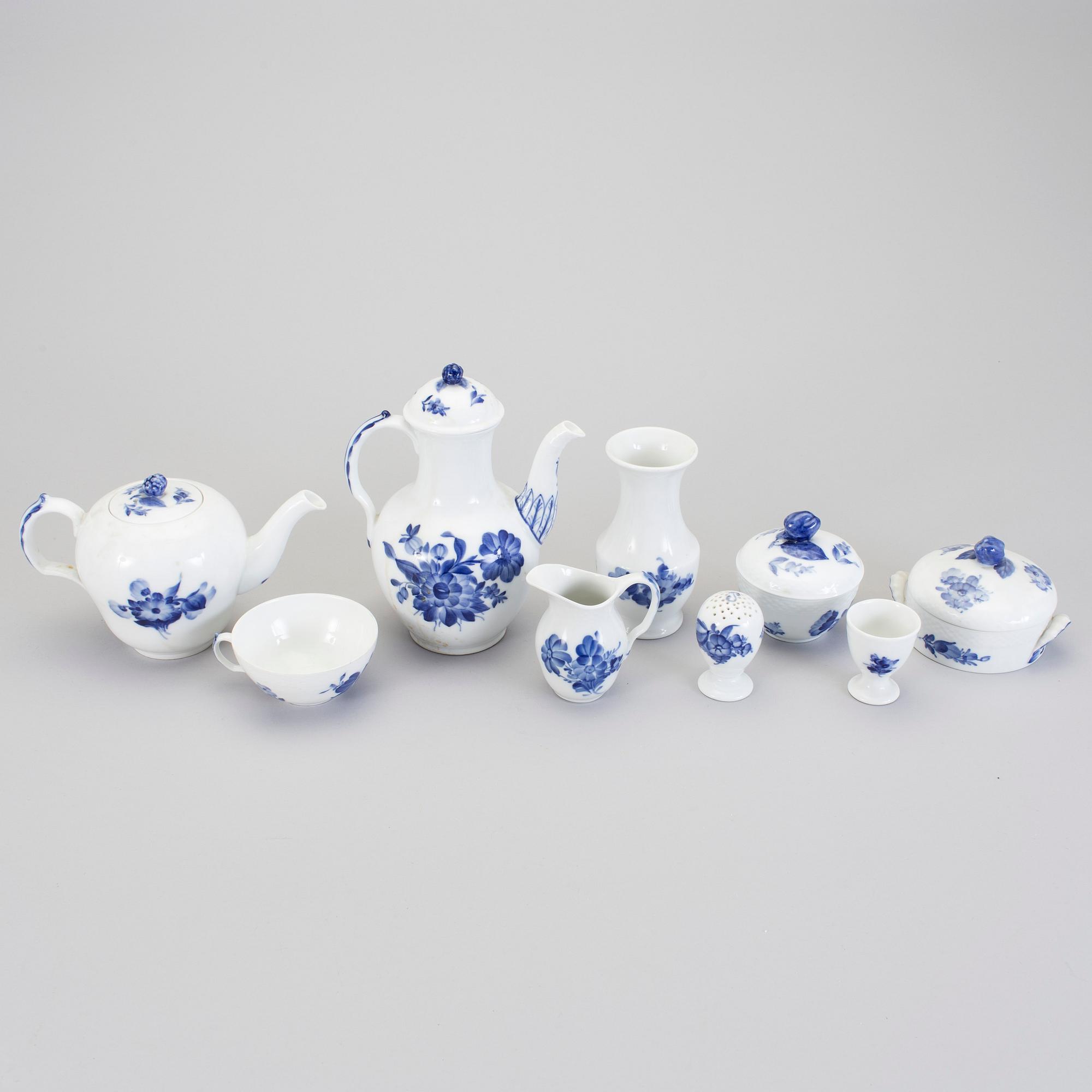 MATSERVIS, 116 delar, porslin, "Blå blomst", Royal Copenhagen.