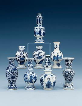 1510. A set of eight blue and white miniature vases, Qing dynasty, Kangxi (1662-1722). (8).