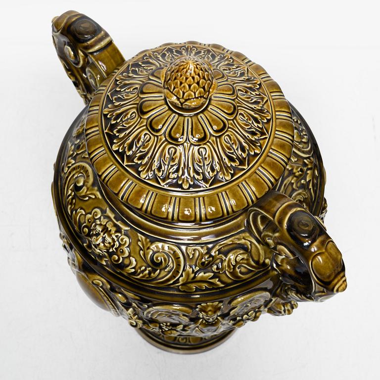 Rörstrand, a neo-renaissance majolica urn with cover, Sweden, second half of the 19th century.