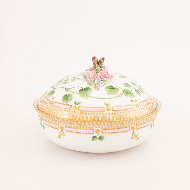 A Serving dish "Flora Danica" Royal Copenhagen Denmark porcelain.