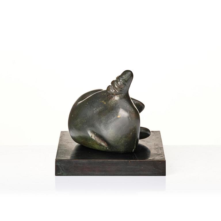 Henry Moore, "Reclining Figure Curved: Smooth".
