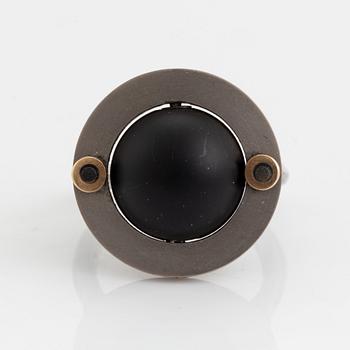 Glenn Roll, ring, silver with black bead.