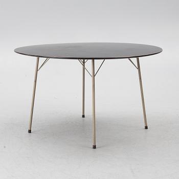 Arne Jacobsen, dining table, model 3600, Fritz Hansen, Denmark.