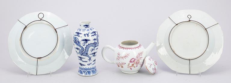 PARTI KINAPORSLIN, 4 delar, bla Qianlong och 1700-tal.