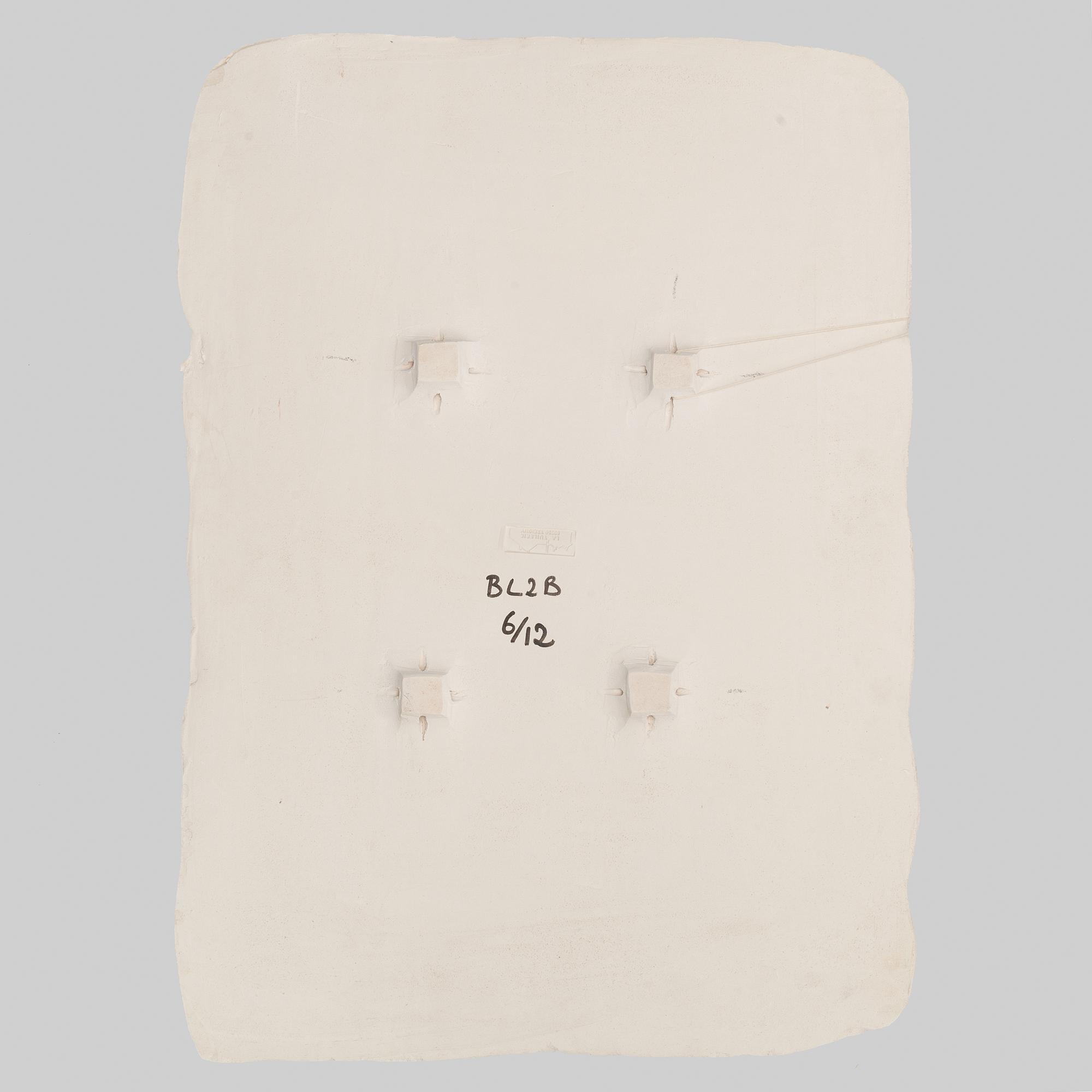 Bengt Lindström, relief, keramik, signerad Lindström och numrerad BL2B 6/12 à tergo.