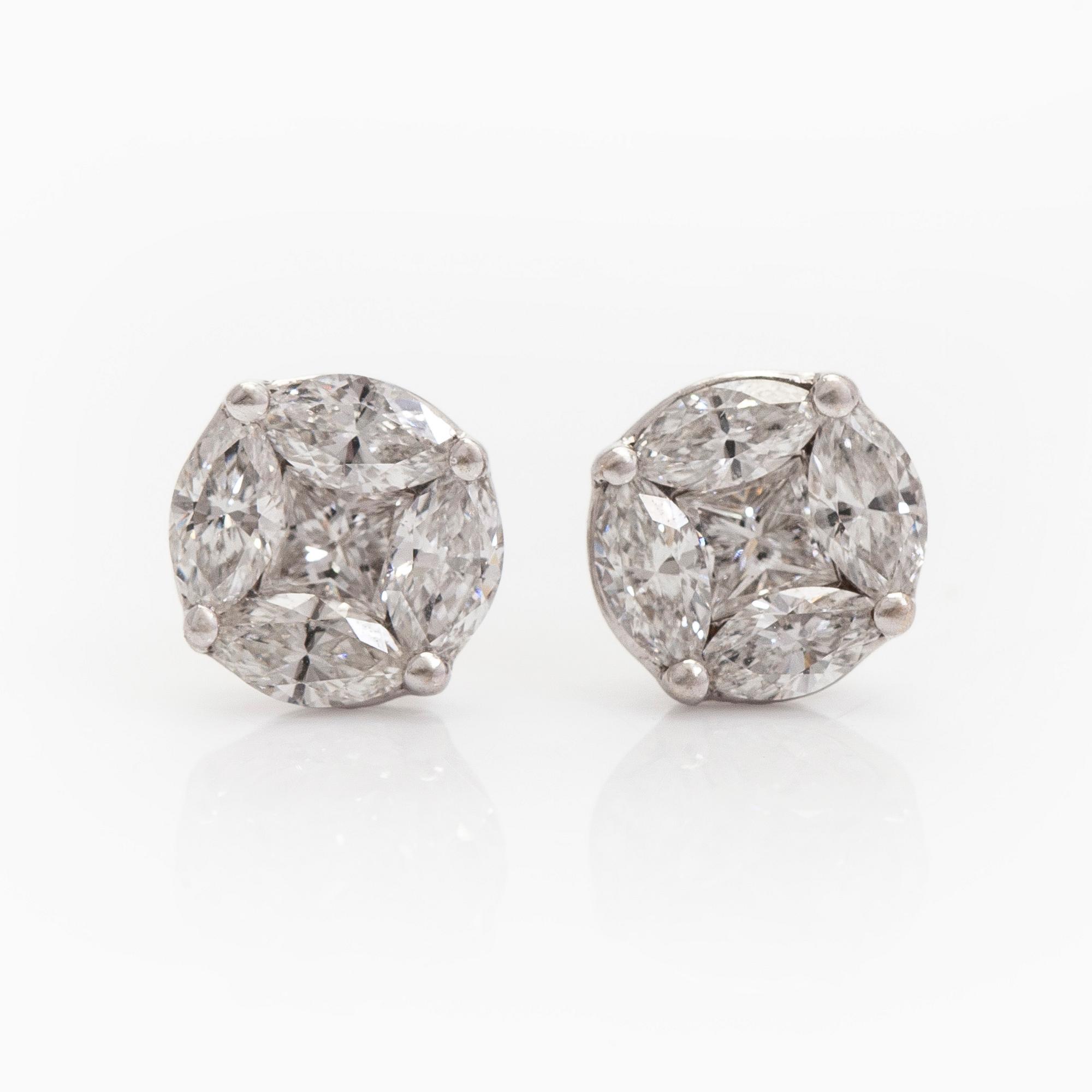 Earrings, princess- and marquise cut diamonds, 18K white gold.