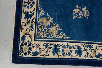 Matto, semi-antique Beijing probably, ca 263 x 179,5-183,5 cm, China.