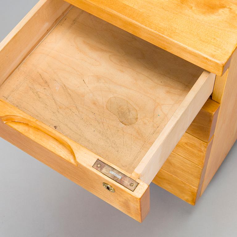 Aino Aalto, A 1930's 'B96' drawer unit for O.Y. Huonekalu- ja Rakennustyötehdas A.B. Finland.
