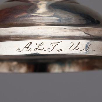 SUPKALKAR, ett par, silver, Samuel Blomberg, Stockholm 1811. Tot ca 167 gram.