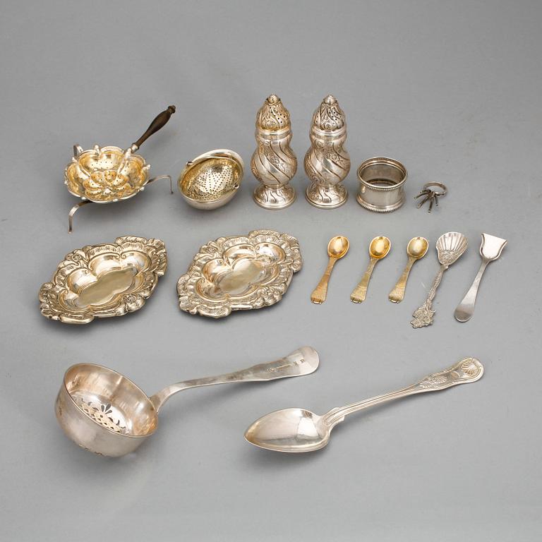 PARTI SILVER, 15 delar. Bl a Carl Nyström, Stockholm 1853, Tot ca 350 g.