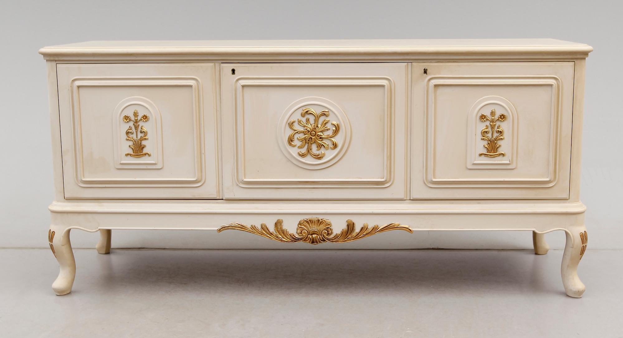 SIDEBOARD, rokokostil, Bodafors, 1900-talets mitt.