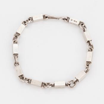 A sterlingsilver bracelet, Wiwen Nilsson, Lund 1968. Weight ca 7 grams.