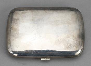 CIGARETTSKRIN, silver, svenska importstämplar, 1900-talets mitt. Vikt ca 185 gram.