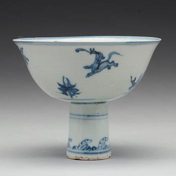 A blue and white stemcup, Ming dynasty, Wanli (1572-1620).