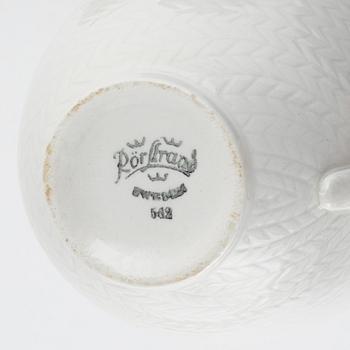 Hertha Bengtson, mat- och kaffeservis, 67 delar, "Blå eld", Rörstrand.