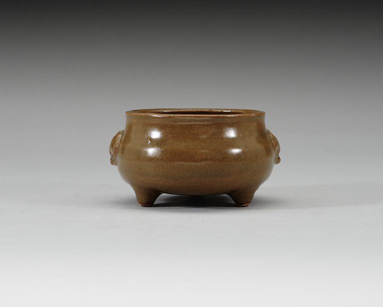 RÖKELSEKAR, porslin. Qing dynastin, Qianlong (1736-95).