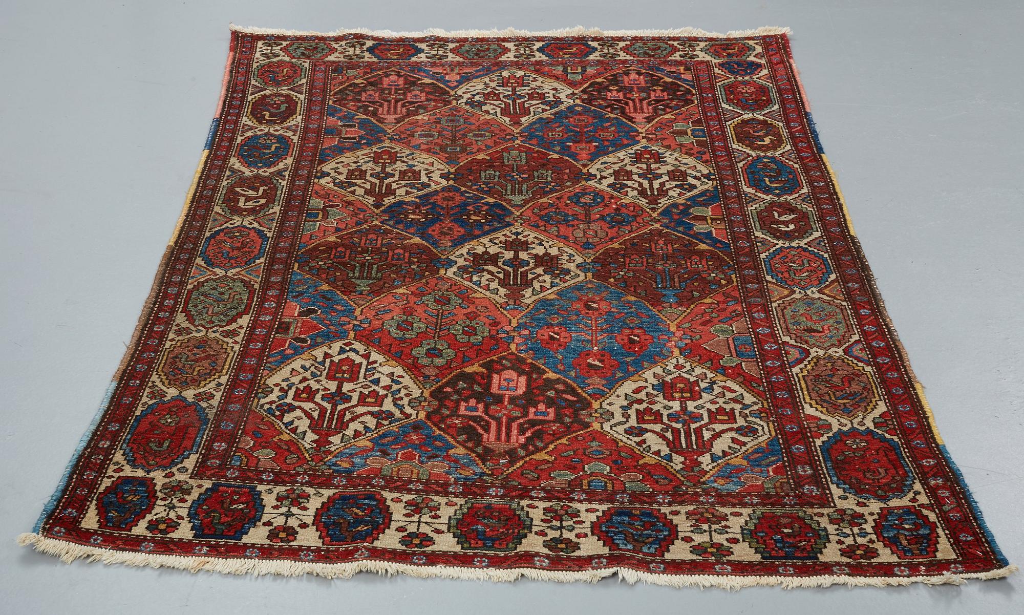 MATTA, old Bachtiari, ca 213,5 x 142-147,5 cm.