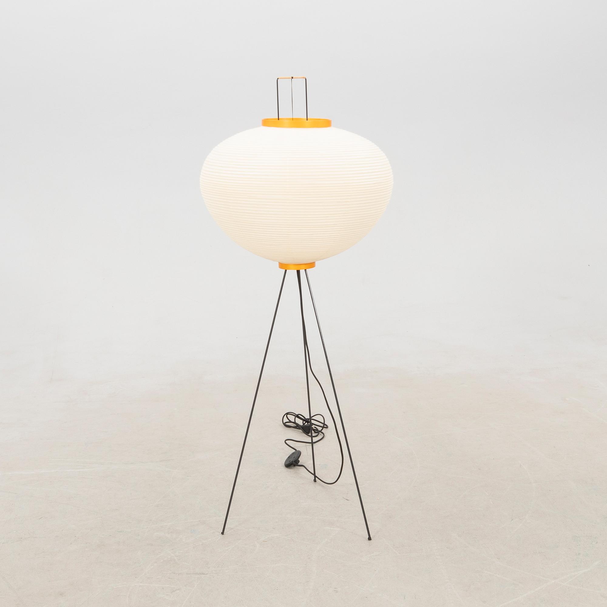 Isamu Noguchi, golvlampa, "Akari 10A", Vitra.