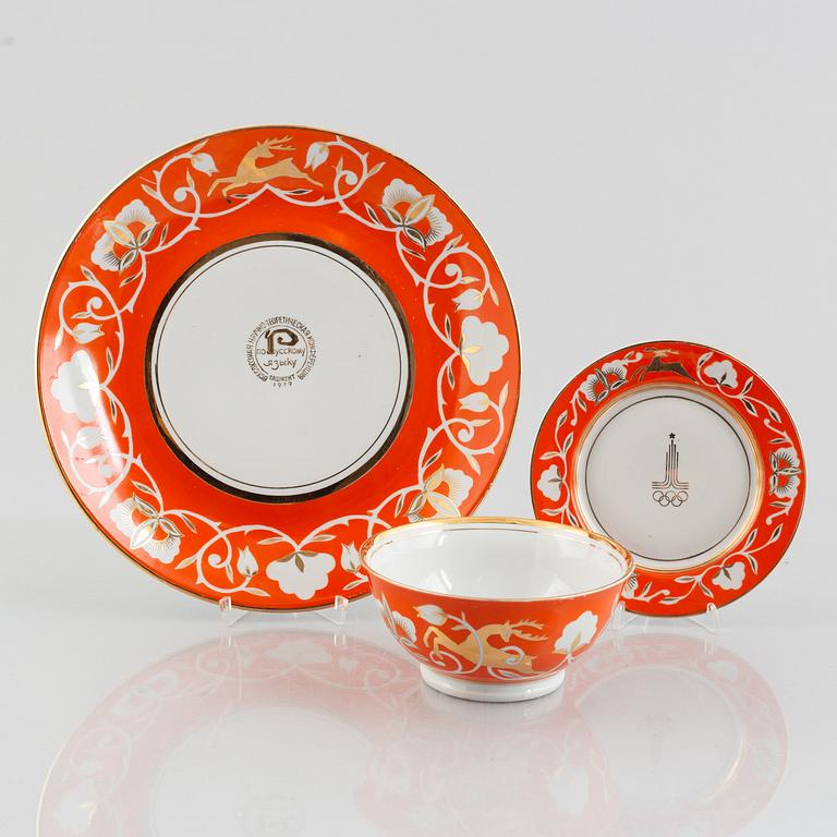 Porcelain, 3 pieces, of which two from the Olympic Games in Moscow 1980.