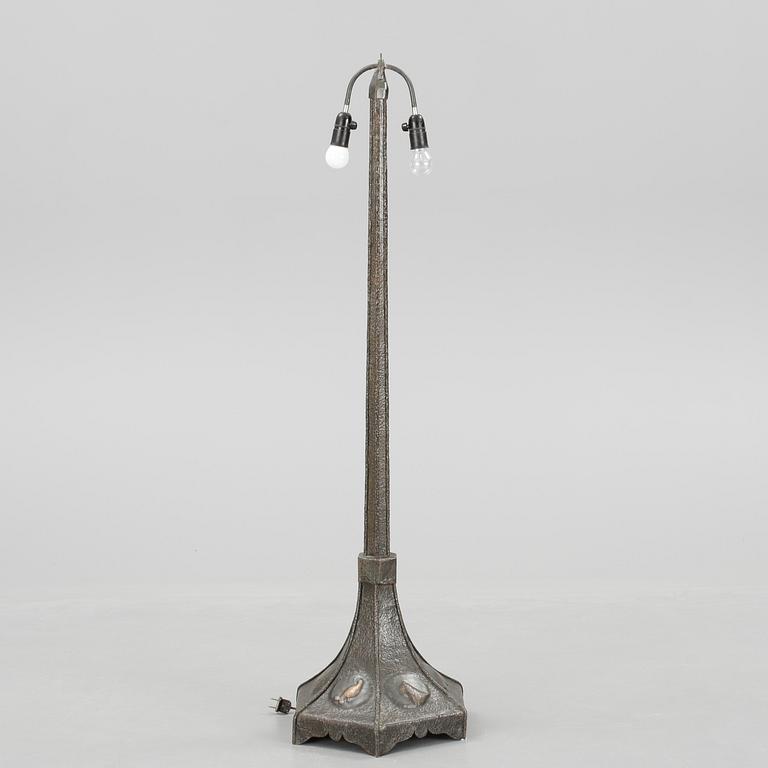 GOLVLAMPA, jugend, 1900-talets början.