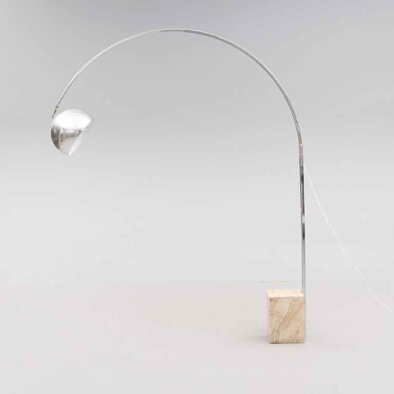 GOLVLAMPA, efter "Arco", sannolikt Italien, 1970-/80-tal.