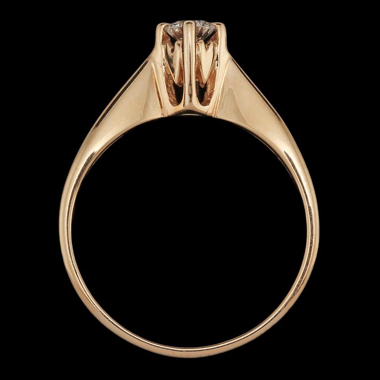 RING, 14k guld med briljantslipad diamant, 0.16 ct. Vikt 3 g.