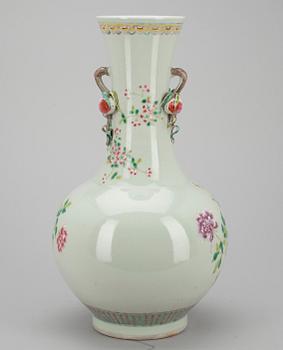 VAS, porslin, Kina 1900-talets början.