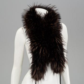 ARMANI collezioni fur collar.