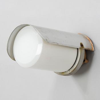 Paavo Tynell, A model 7307 wall lamp / outdoor lighting for Idman. Mid-20th century.