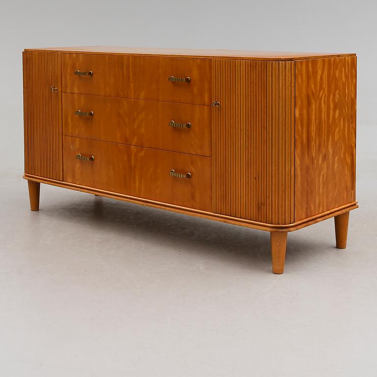 SIDEBOARD, 1900-talets första hälft.