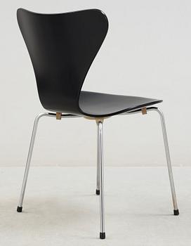 STOL, "Sjuan", Arne Jacobsen, Fritz Hansen, formgiven 1955.