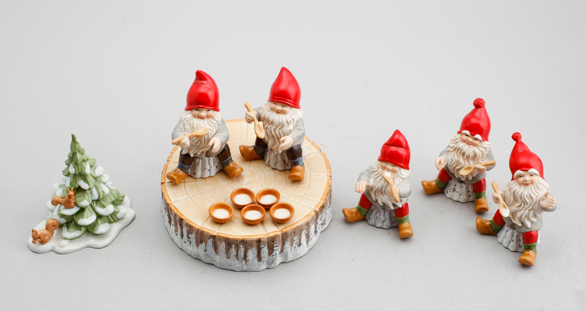 JULFÖREMÅL, 7 delar, porslin, Fyrklövern, 1900-talets andra hälft.