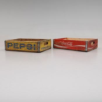 LÄSKBACKAR, 2 st, 1900-tal, Pepsi och Coca-Cola.