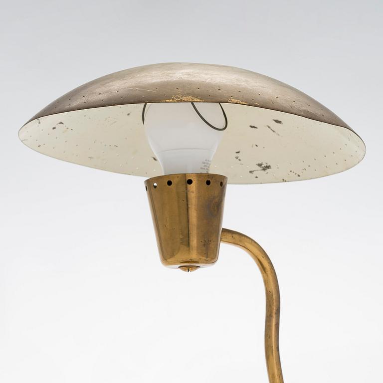 A mid-20th-century 'EV 60' table lamp for Itsu.