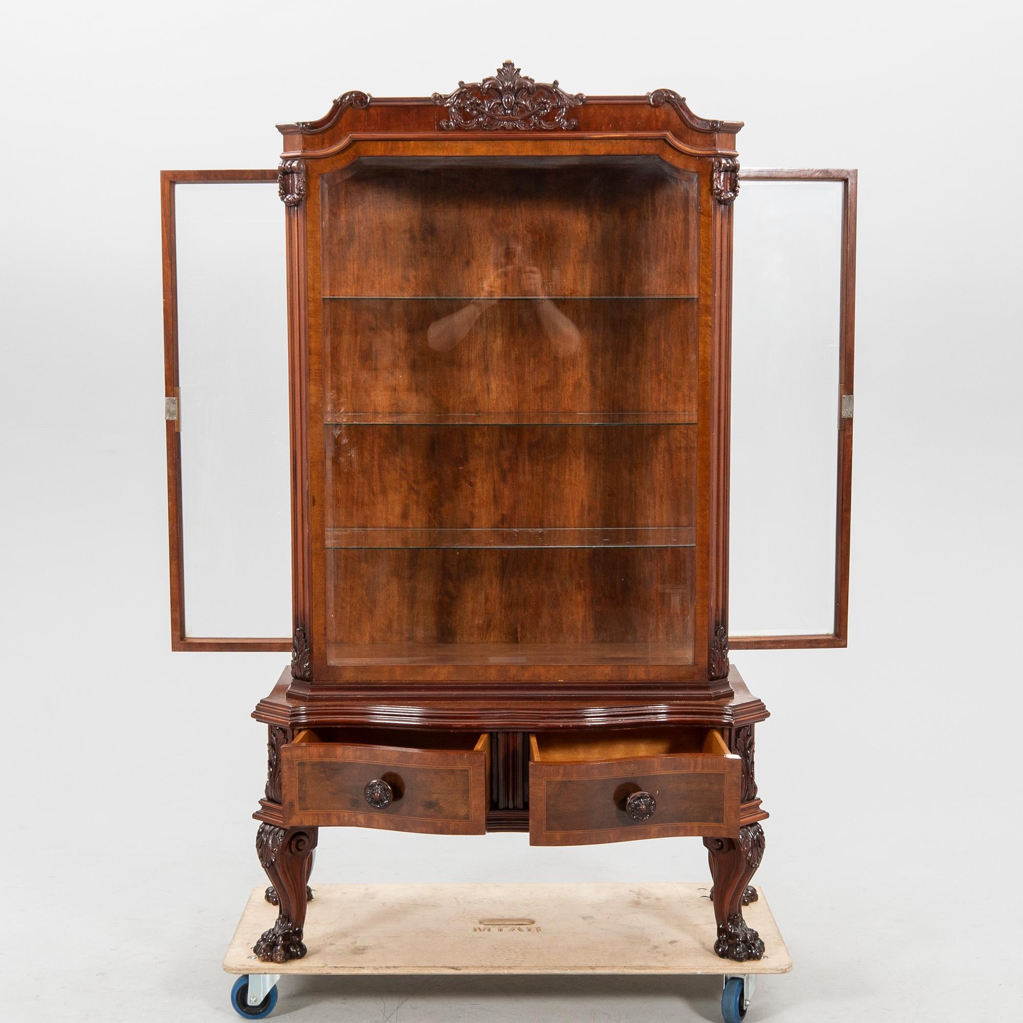 Display Cabinet in Louis XV Style, Mid/Late 20th Century.