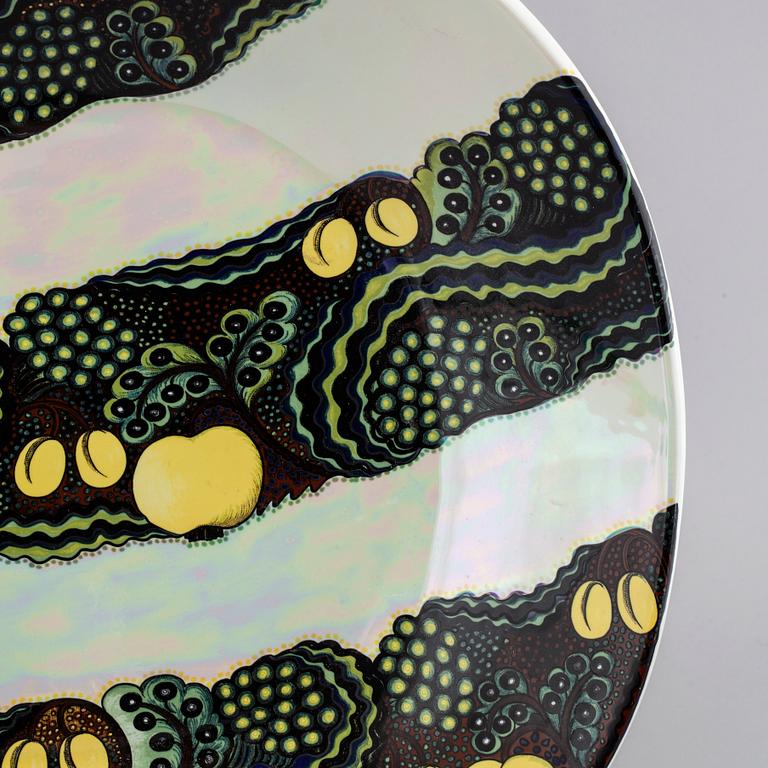 A ceramic dish by Birger Kaipiainen for RÖrstrand, numbered 79/500.