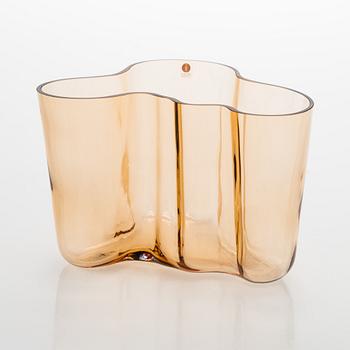 Alvar Aalto, maljakko, "3030", signeerattu Alvar Aalto Iittala 1936-1996.