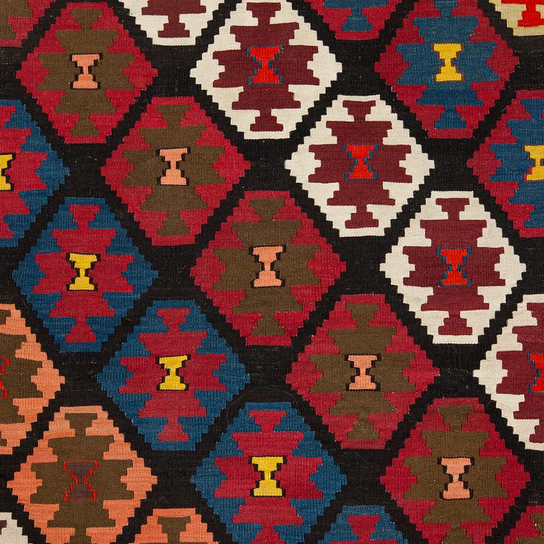 Matta, Kelim, ca 176 x 274 cm.