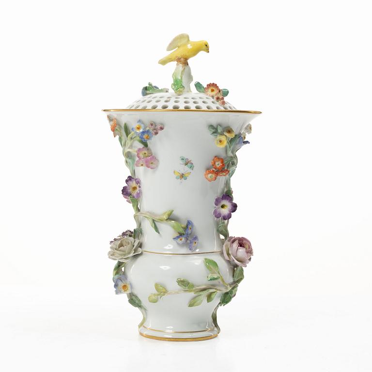 Meissen, Potpurriurna med lock, porslin, omkring 1900.