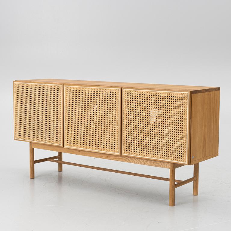 Sideboard, ”Racquet”, Hans K, samtida.