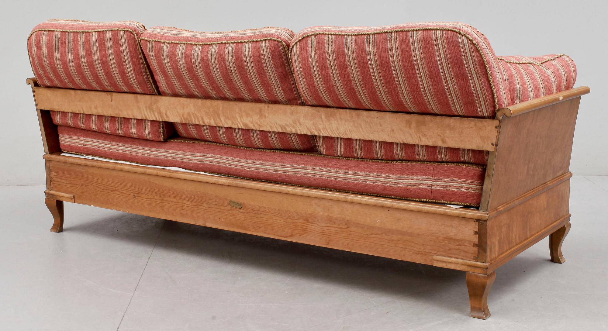 SALONGSMÖBLEMANG, 8 delar, Carl Malmsten,Nordiska Kompaniet, modell "Haga", 1900-talets första hälft.