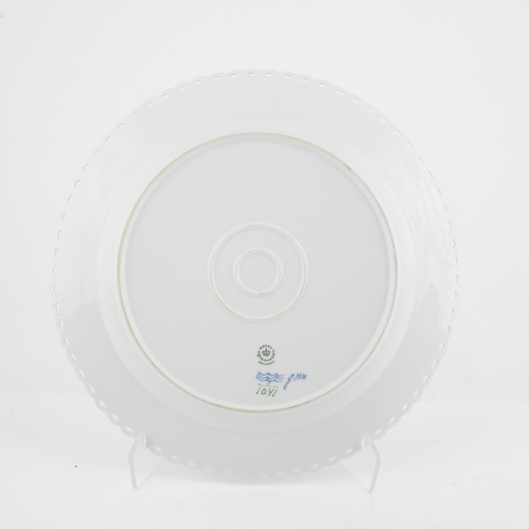 Plates, 3 pcs, porcelain, "Musselmalet", full lace, Royal Copenhagen, Denmark.