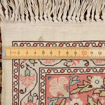 Matta, Hereke, silk, ca 148 x 105 cm.