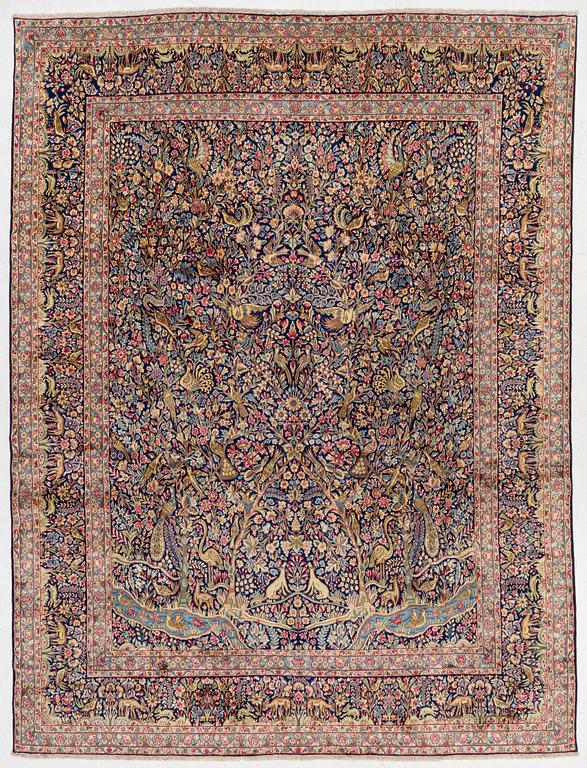 Carpet, Kerman, approx. 390 x 295 cm.