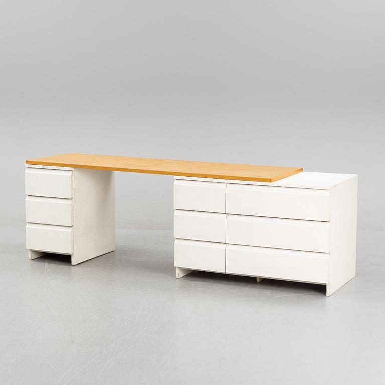 Aulis Leinonen, a model 200 writing desk, Artek, mid 20th century.