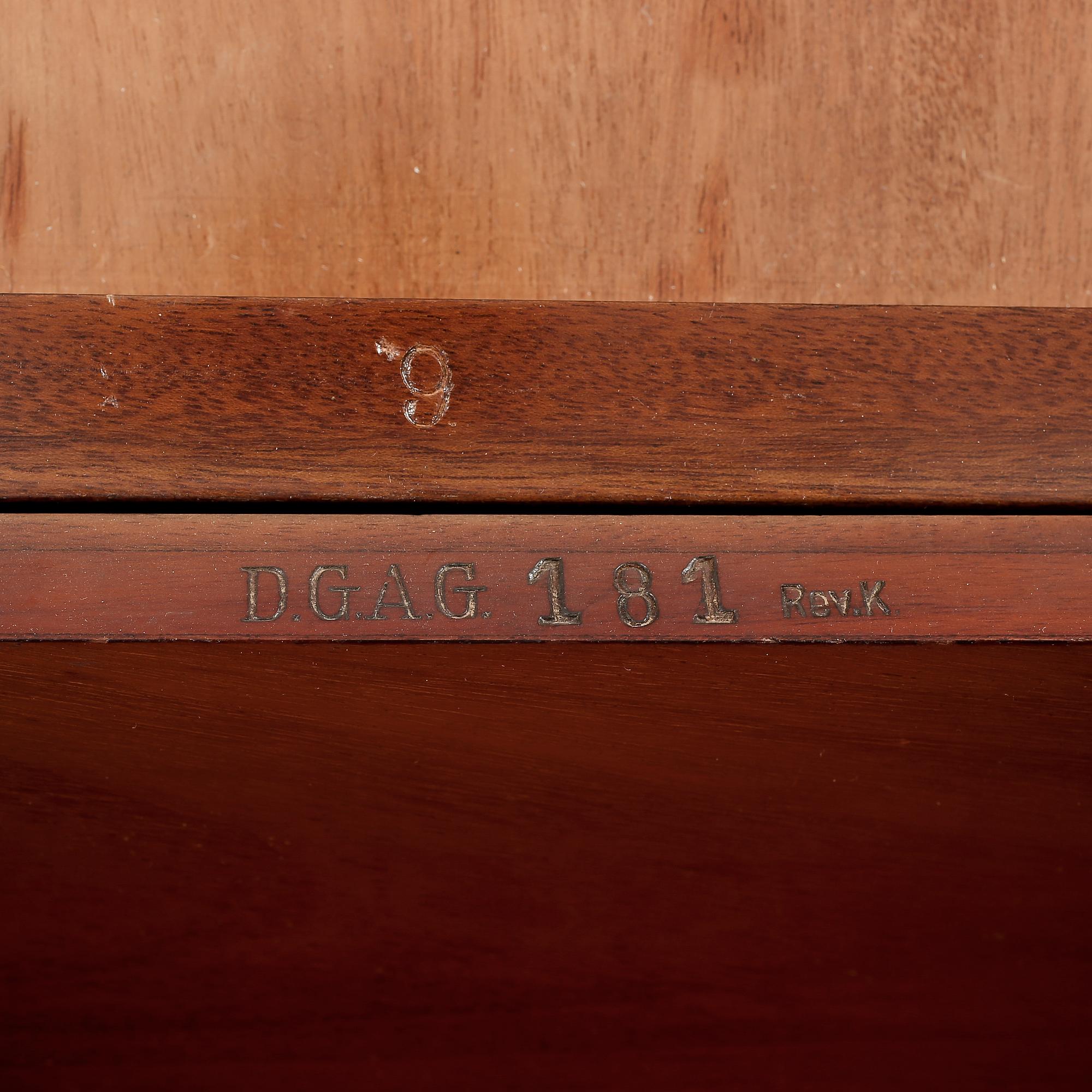 SKÅP/BESTICKSCHATULL, mahogny, 1900-talets första hälft.