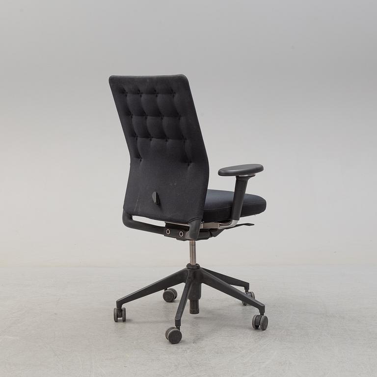 A 21th century 'ID Trim' office chair by Antonio Citterio, Vitra.